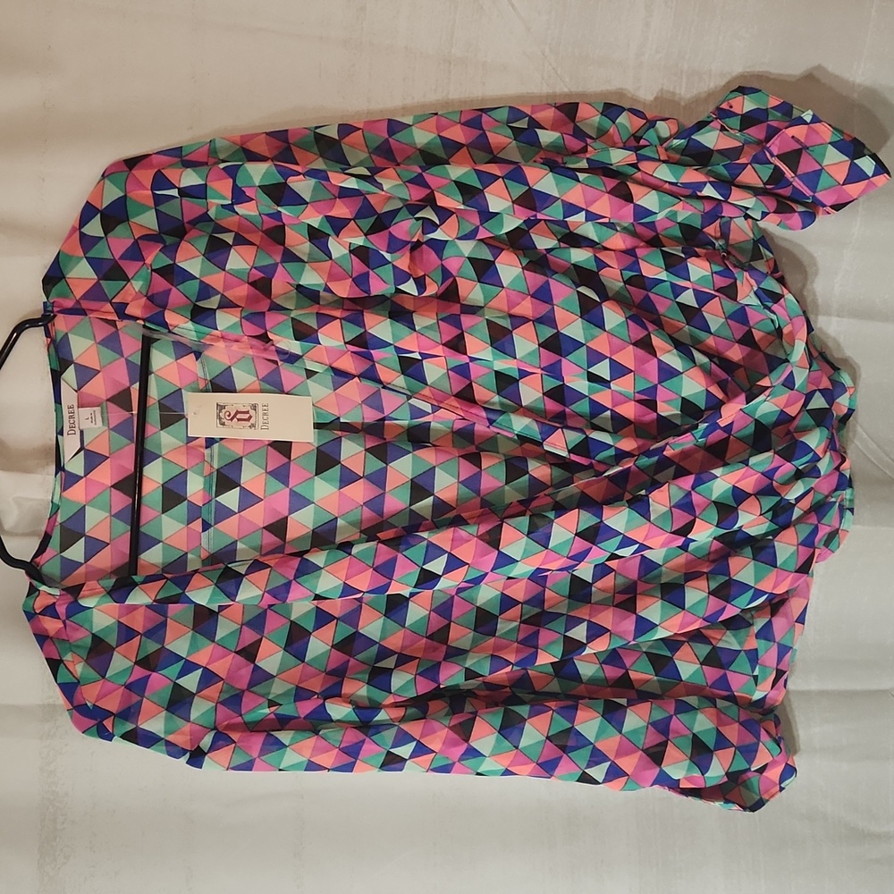 Decree Geometric Printed Top
